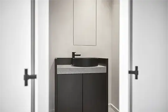 Detailfoto geintegreerde badkamer